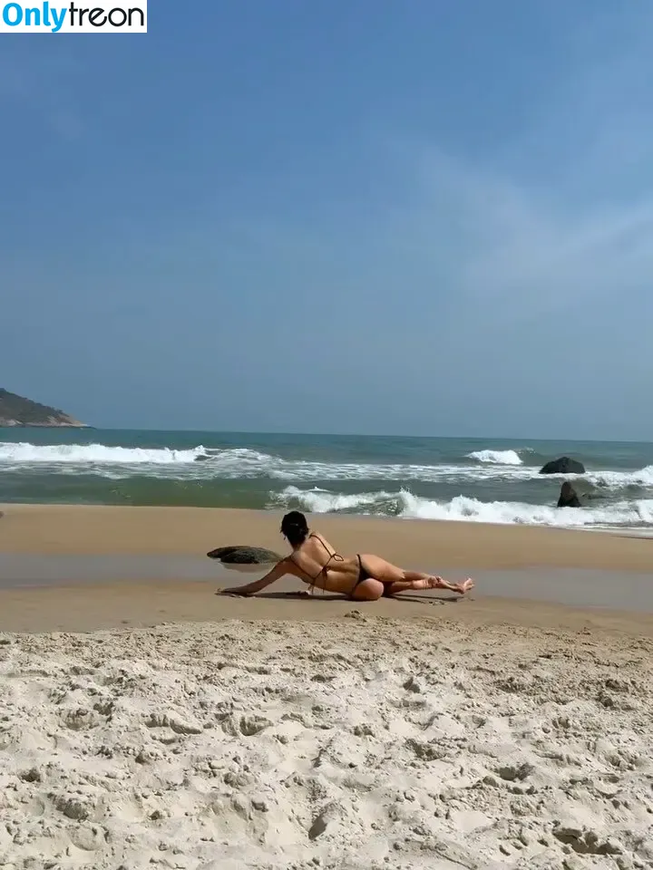 Thaila Ayala nude photo #0059 (thailaayala)