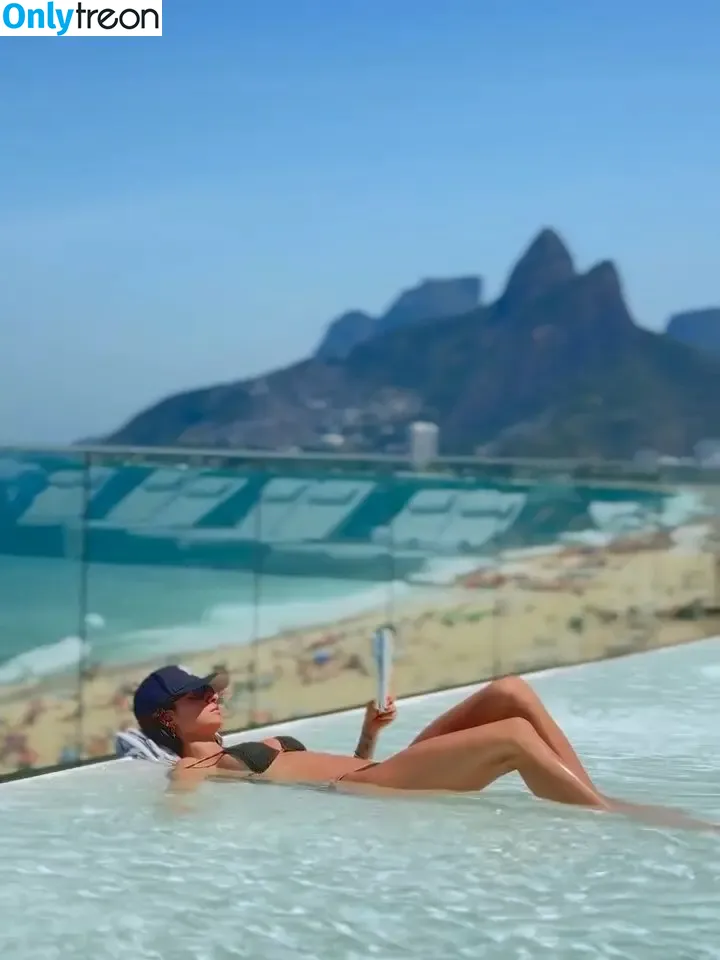 Thaila Ayala nude photo #0077 (thailaayala)