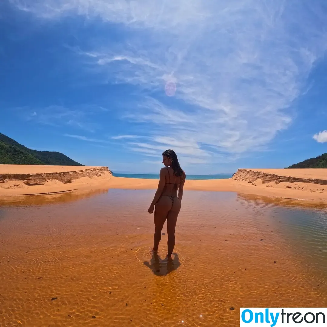 Thais Bianca nude photo #0020 (ex-panicat / thaisbianca)