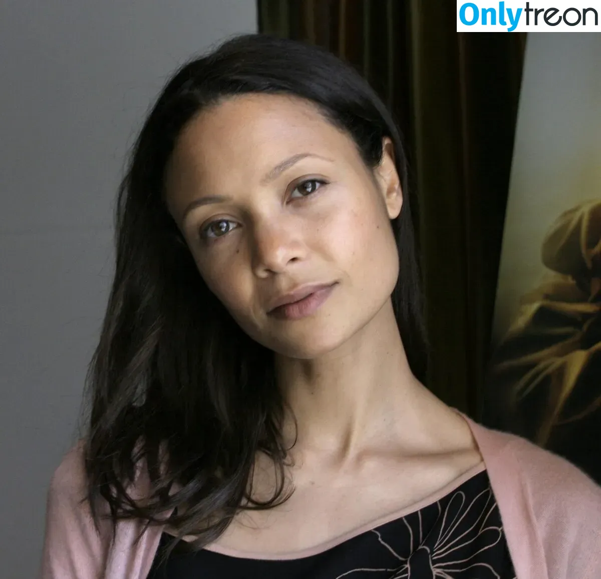 Thandie Newton nude photo #0011 (ThandiweNewton / dropitlikeitstot)