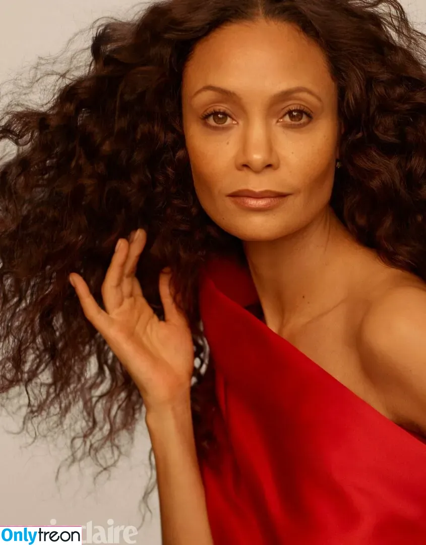 Thandie Newton голая photo #0032 (dropitlikeitstot / thanddd)