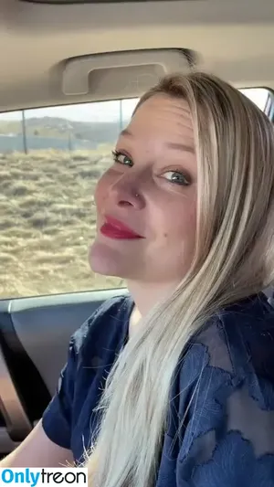 That Christian Mom / Vivi_Lane / thetrapphaus nude photo #0121