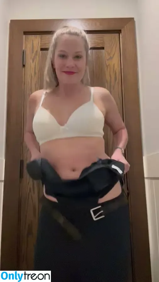 That Christian Mom nude photo #0116 (Vivi_Lane / thetrapphaus)