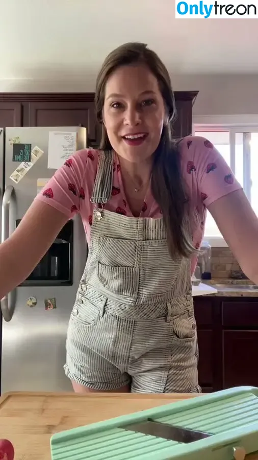 That Christian Mom nude photo #0120 (Vivi_Lane / thetrapphaus)