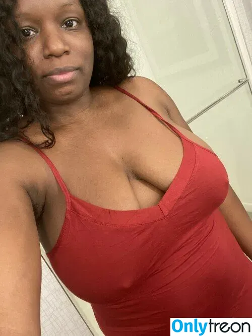 ThatChocoBxtch nude photo #0006 (thatchocobxtch2)