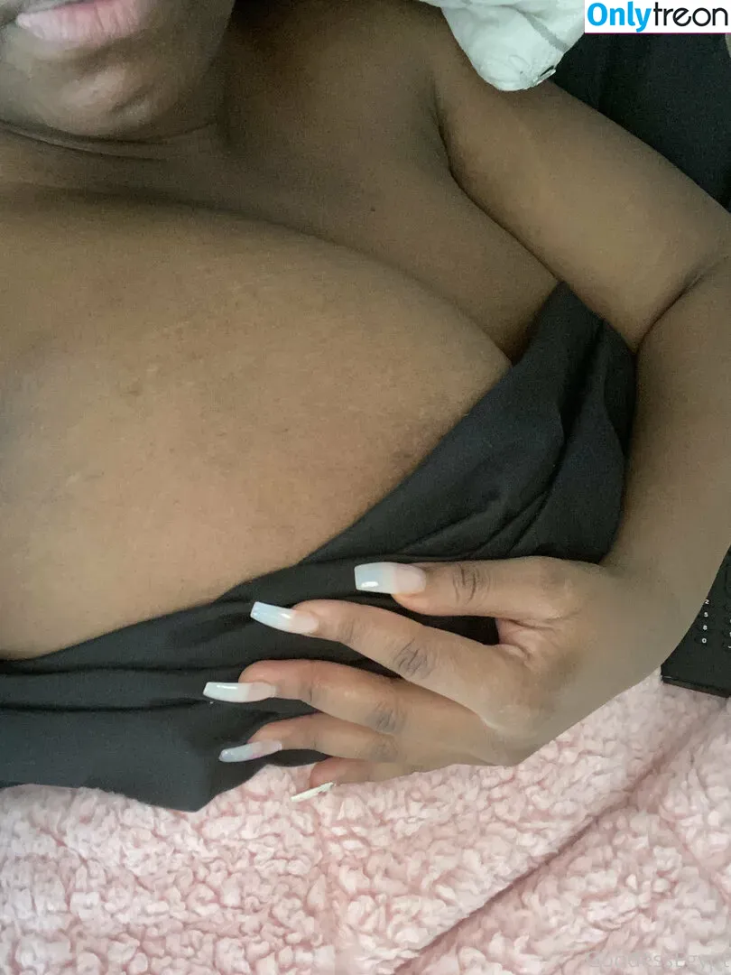 ThatChocoBxtch nude photo #0054 (thatchocobxtch2)