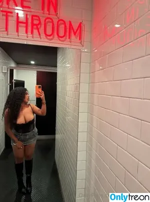 thattbitcht / thatt.bitch nude photo #0062