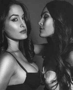 The Bella Twins: / Nikki Bella & Brie Bella / thenikkibella фото голая #0055