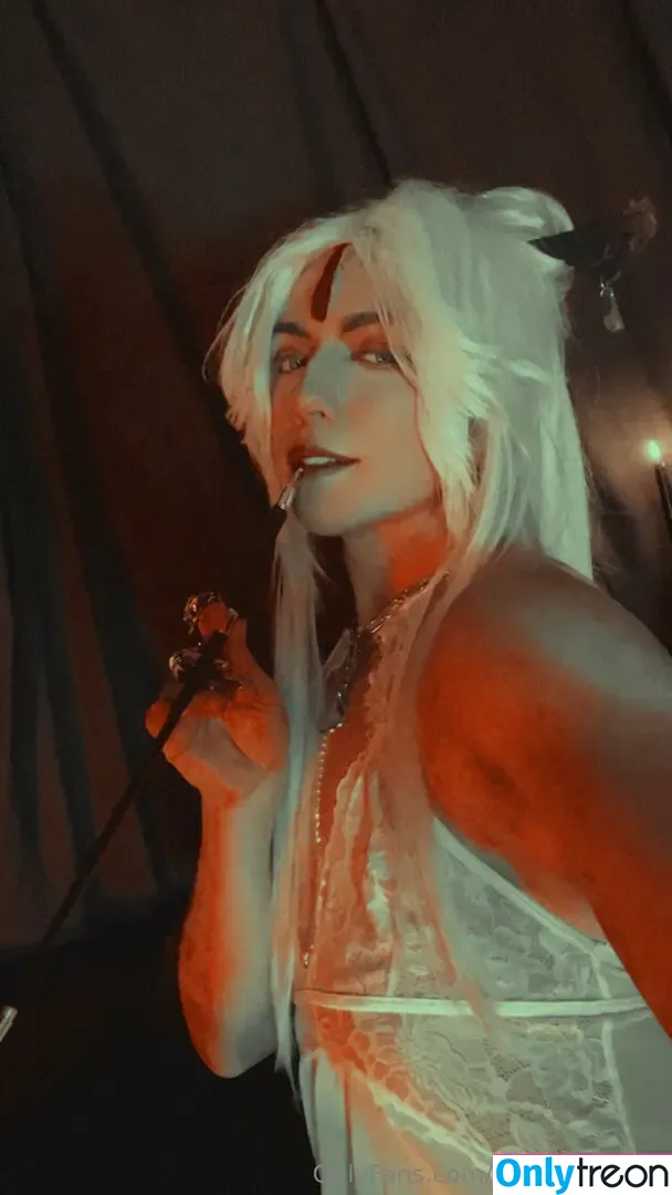 the.elfin.artist nude photo #0005 (theelfinartist)