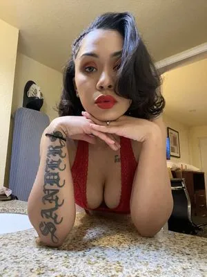 The Lovely Luna / Lustrous Luna / lunagonewild / lunaslilpiggies / xo_lovelyluna nude photo #0009