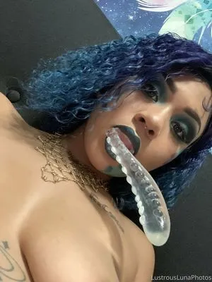 The Lovely Luna / Lustrous Luna / lunagonewild / lunaslilpiggies / xo_lovelyluna nude photo #0031