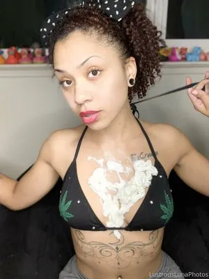 The Lovely Luna / Lustrous Luna / lunagonewild / lunaslilpiggies / xo_lovelyluna nude photo #0041