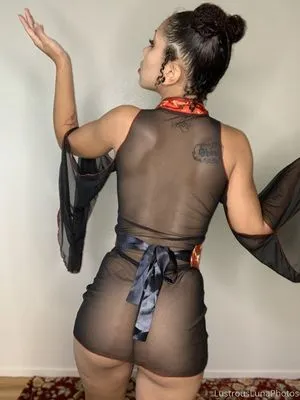 The Lovely Luna / Lustrous Luna / lunagonewild / lunaslilpiggies / xo_lovelyluna nude photo #0092