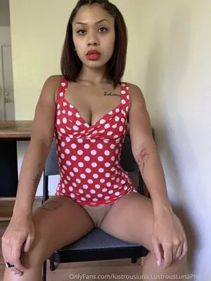 The Lovely Luna / Lustrous Luna / lunagonewild / lunaslilpiggies / xo_lovelyluna nude photo #0164