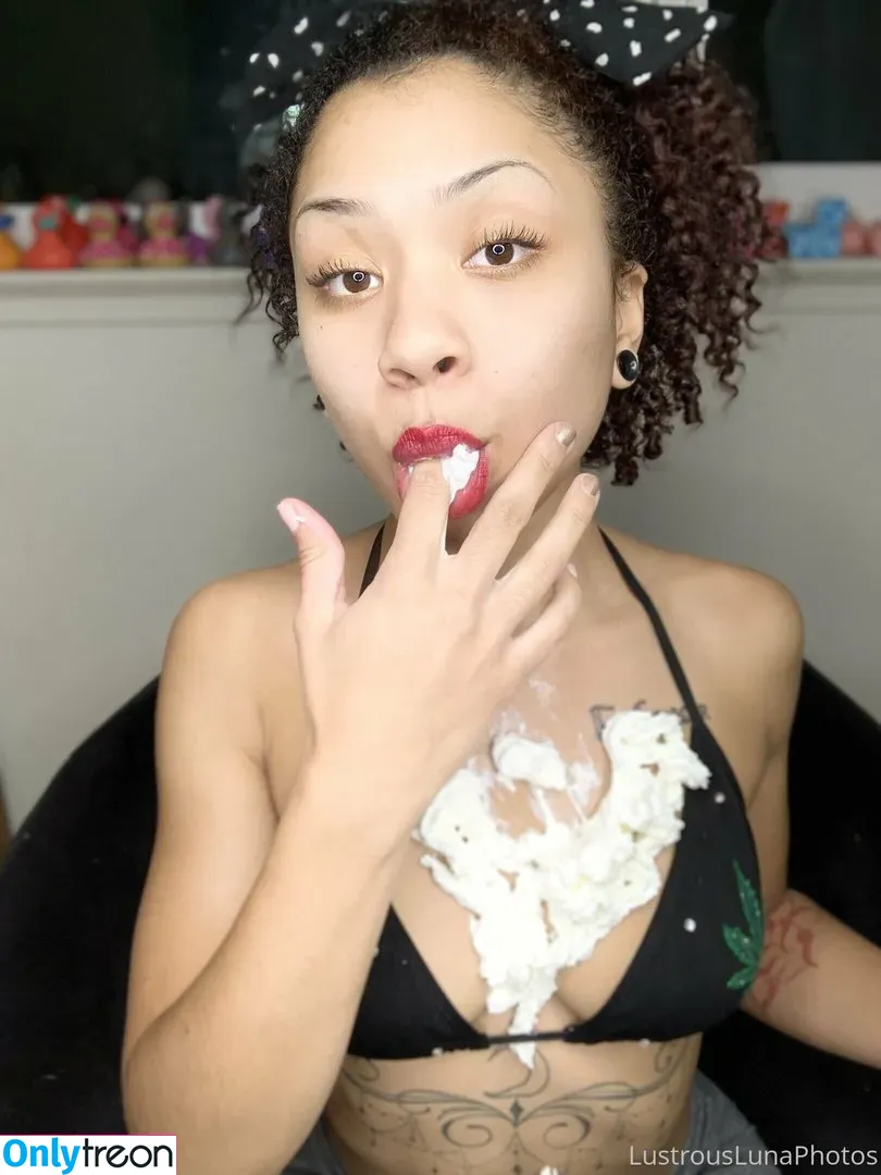 The Lovely Luna nude photo #0082 (Lustrous Luna / lunagonewild / lunaslilpiggies / xo_lovelyluna)