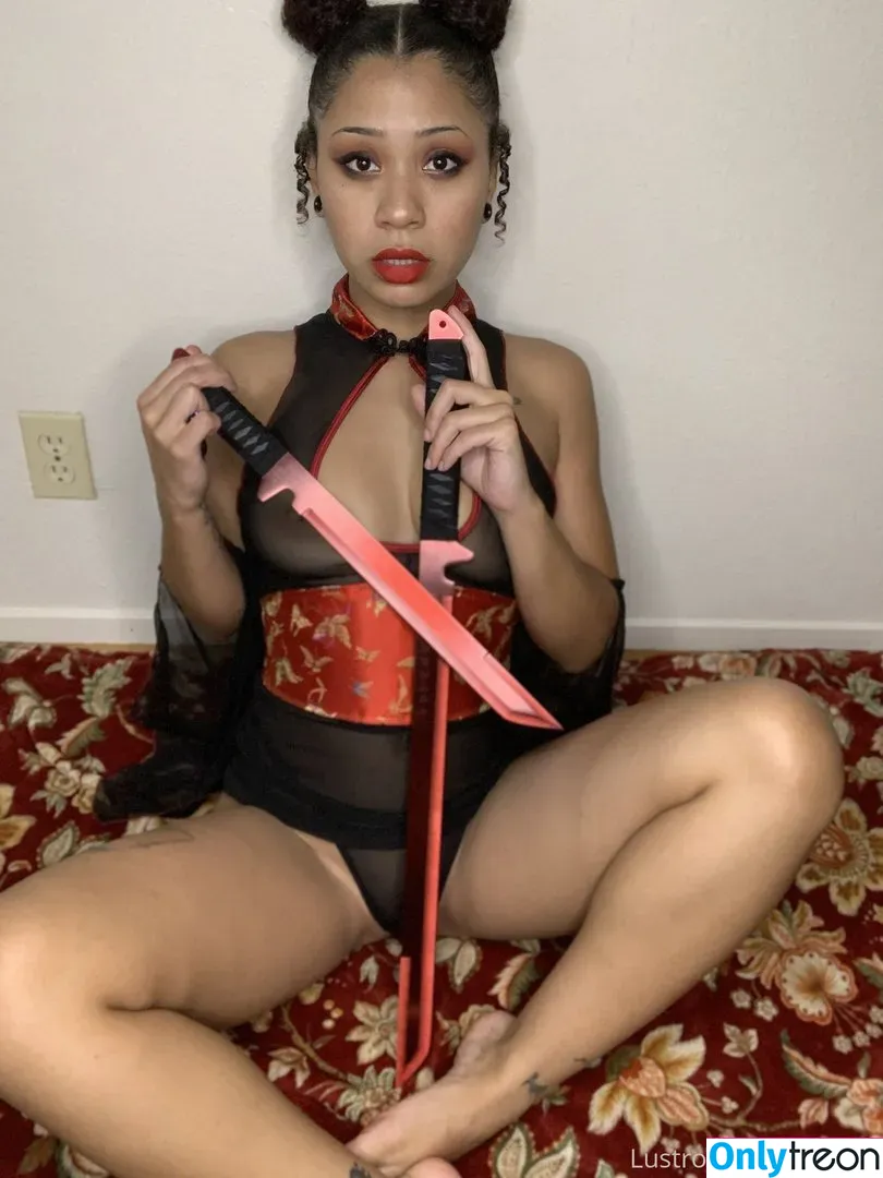 The Lovely Luna nude photo #0095 (Lustrous Luna / lunagonewild / lunaslilpiggies / xo_lovelyluna)