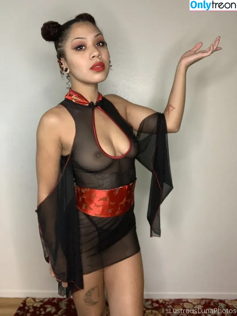 The Lovely Luna nude photo #0099 (Lustrous Luna / lunagonewild / lunaslilpiggies / xo_lovelyluna)