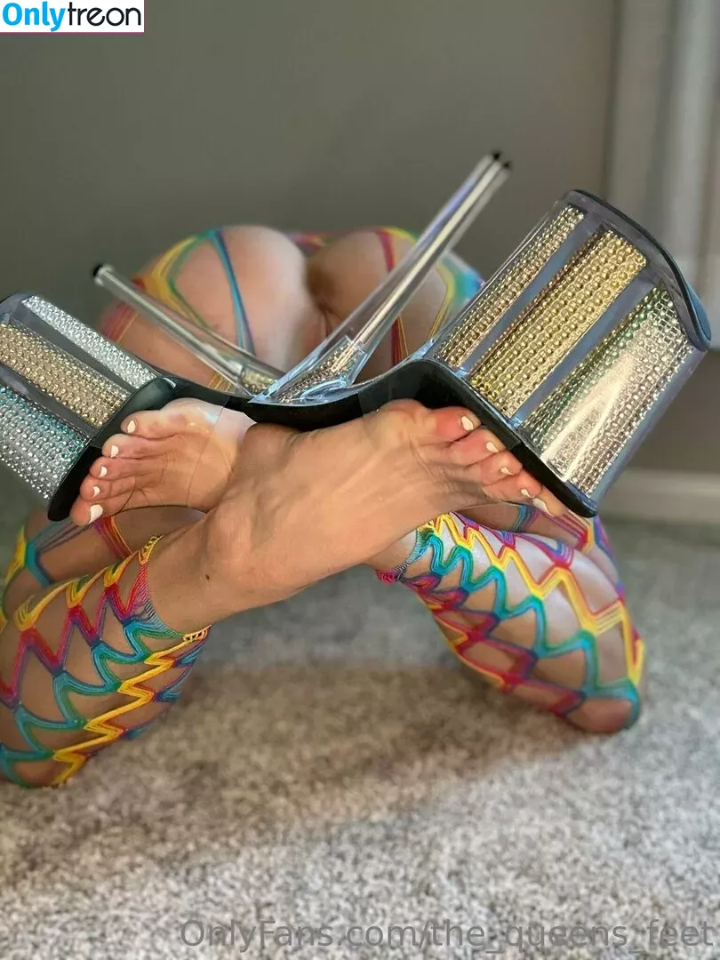the_queens_feet nude photo #0018 (the_queens_feet)