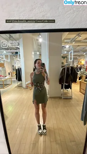  nude photo #0004