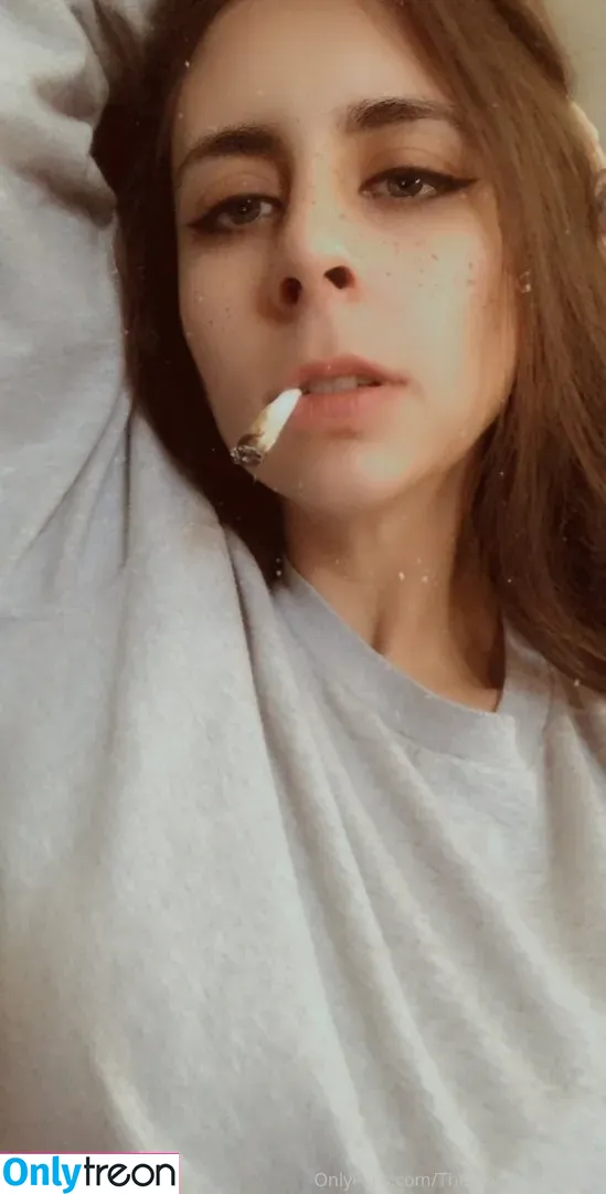 The Stoned Highness nude photo #0001 (actually.stoned / thestonedhighness)