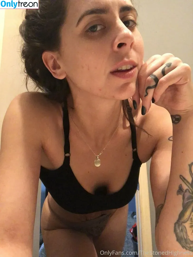 The Stoned Highness nude photo #0043 (actually.stoned / thestonedhighness)
