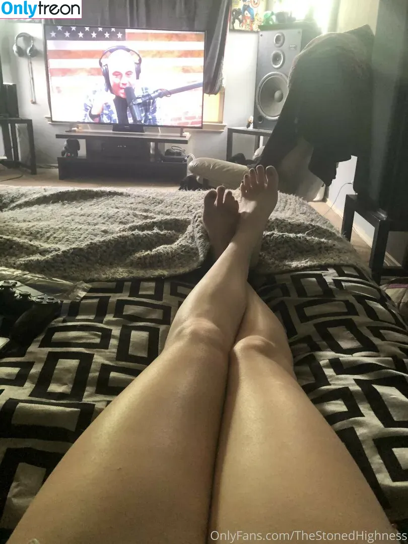 The Stoned Highness nude photo #0101 (actually.stoned / thestonedhighness)