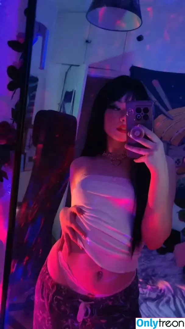 theakaleina nude photo #0215 (theakaleina)