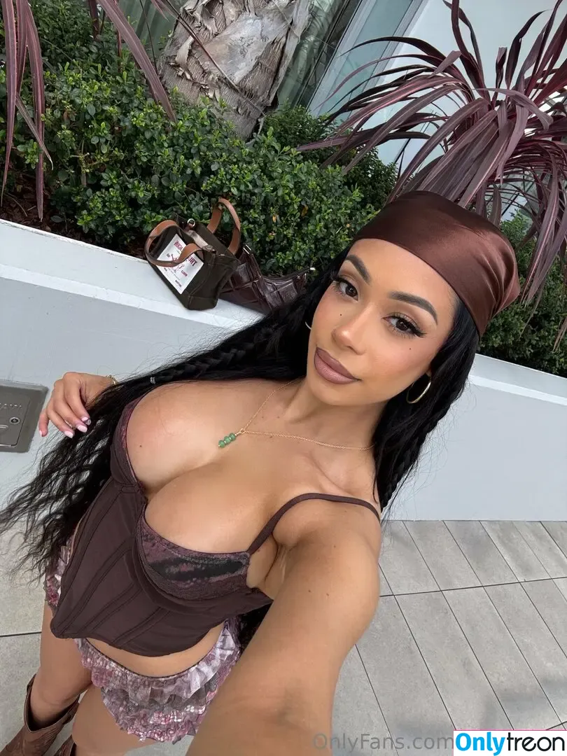 Theariazul nude photo #0059 (therealariazul)