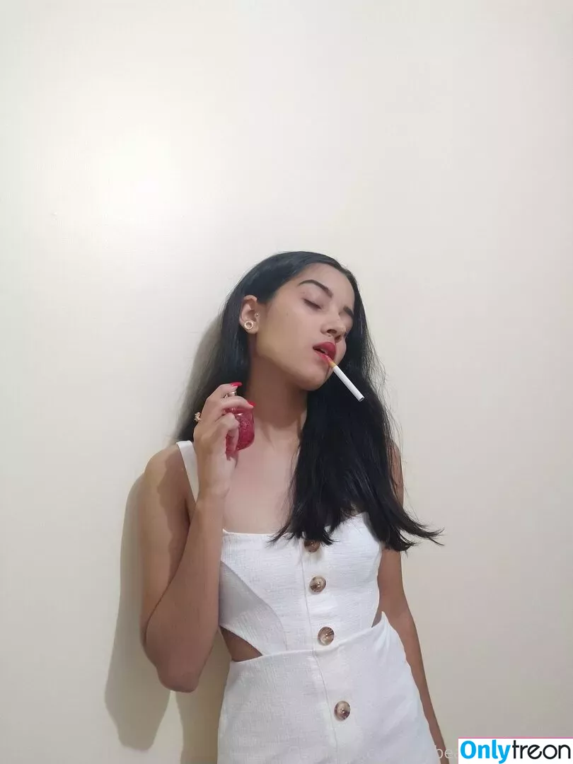 thebeautyofsmoking nude photo #0004 (the_beauty_of_smoking)