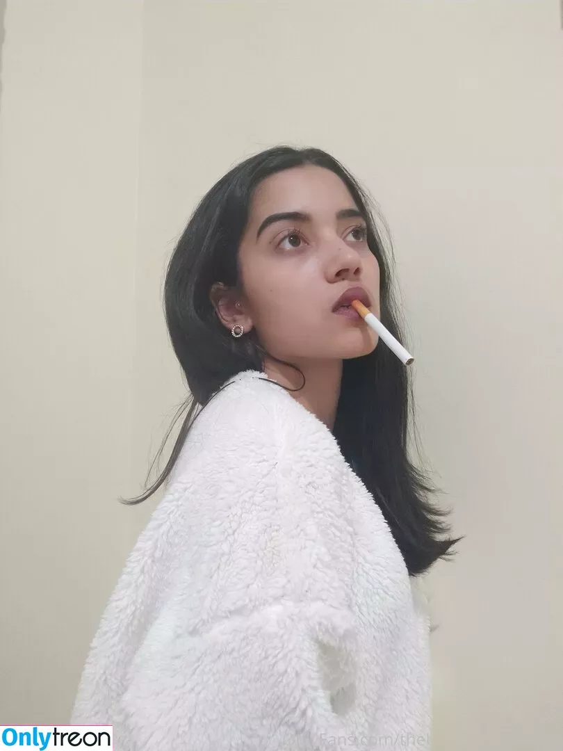 thebeautyofsmoking nude photo #0011 (the_beauty_of_smoking)
