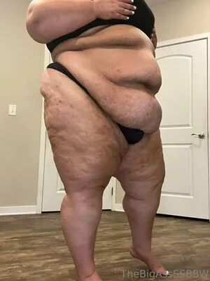 thebigassssbbw1 / thebigglooom nude photo #0192
