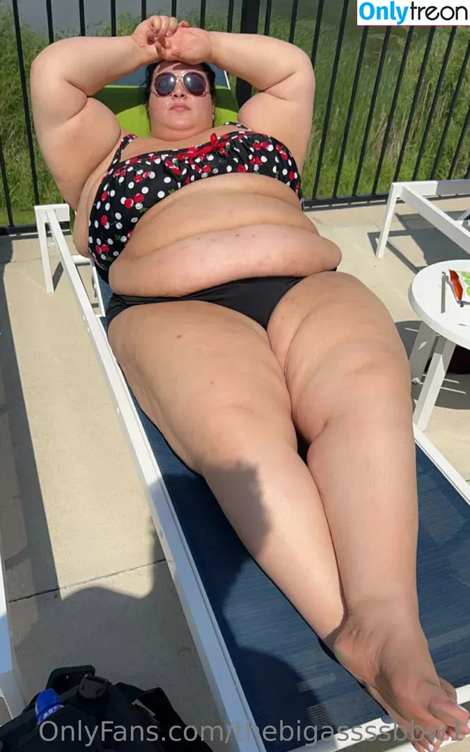 thebigassssbbw1 nude photo #0043 (thebigglooom)