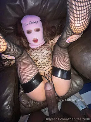 thebitesizedbitch / thebitesizedb nude photo #0122