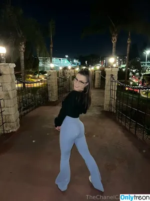 thechanelcamryn / thech.anelcamryn nude photo #0051