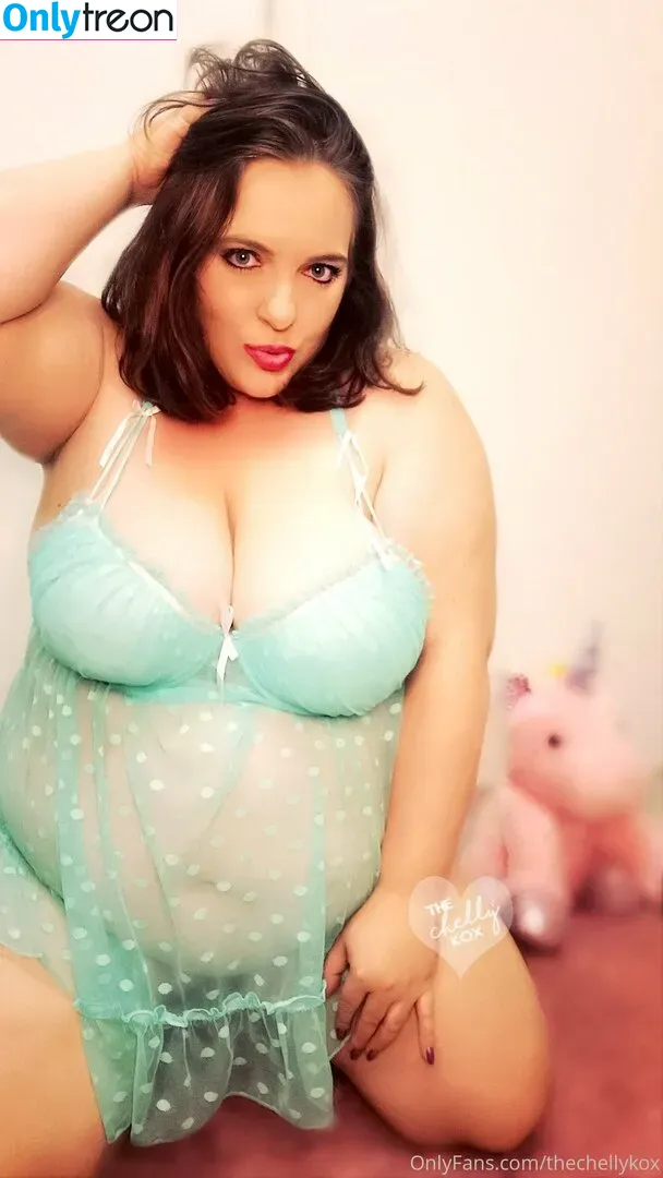 thechellykox nude photo #0025 (thebbwbarbie)