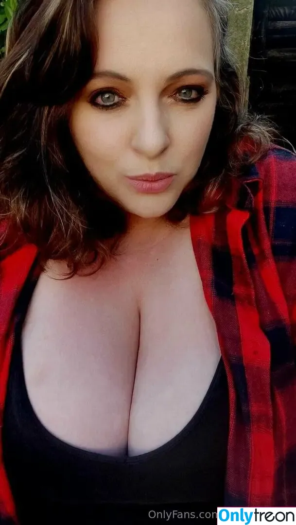 thechellykox nude photo #0320 (thebbwbarbie)