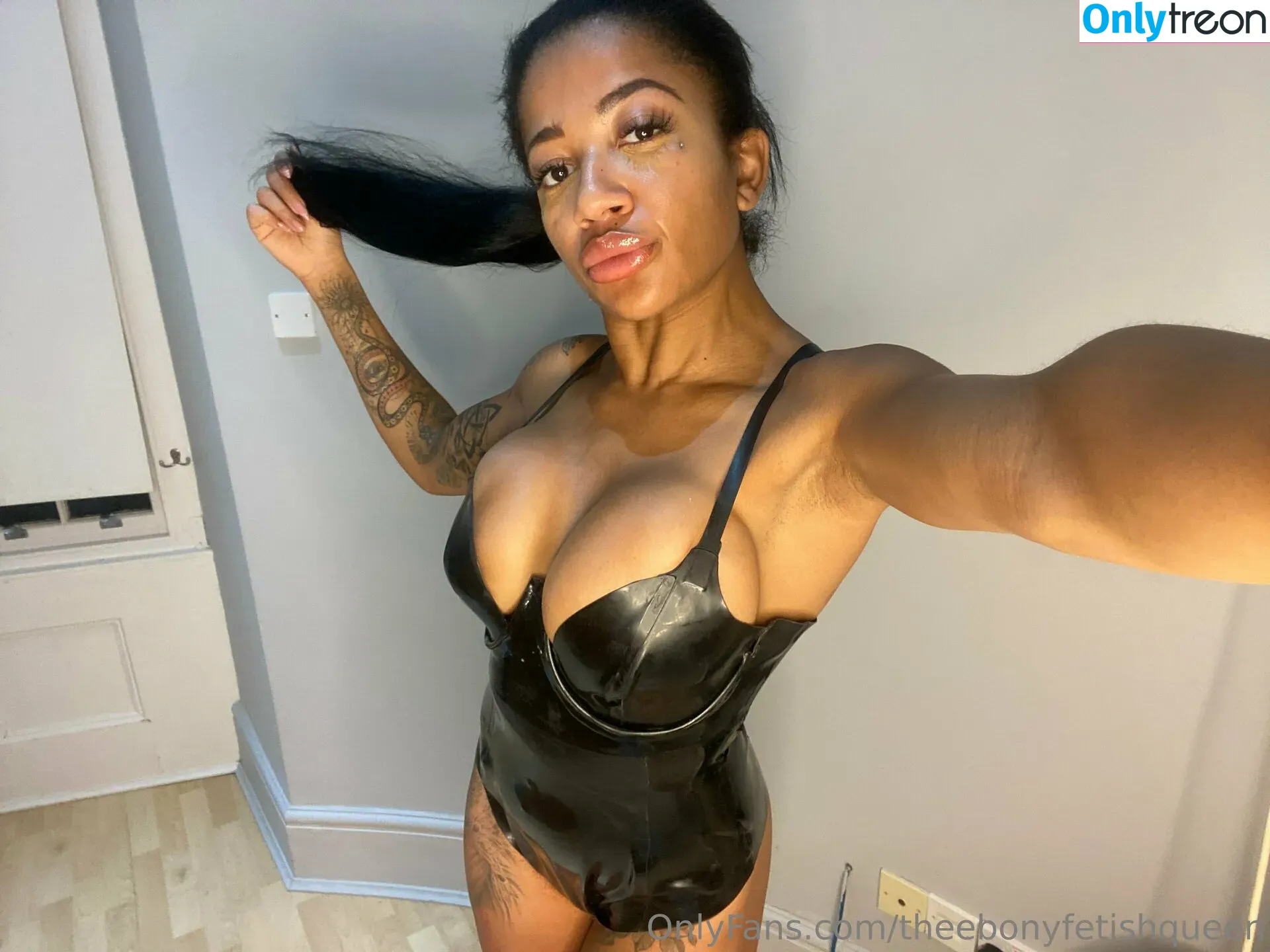 theebonyfetishqueen nude photo #0006 (theebonyfetishqueen)