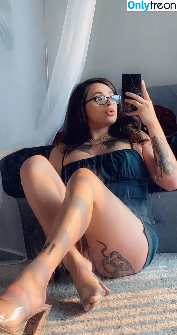 thefelicityfox nude photo #0051 (_felicityfox_)