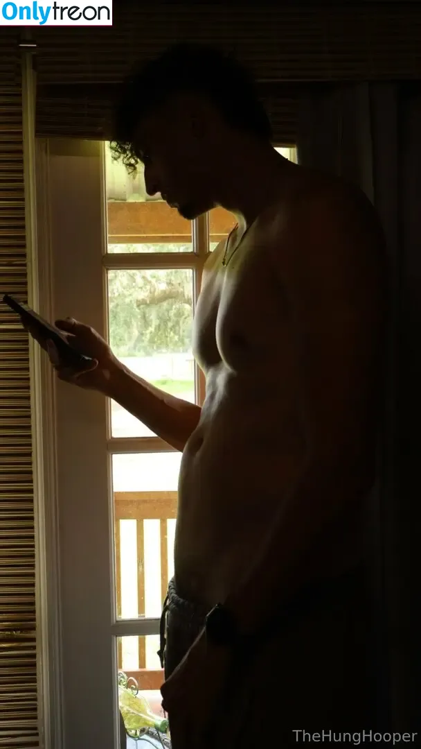 thehunghooper nude photo #0072 (hung_huge)