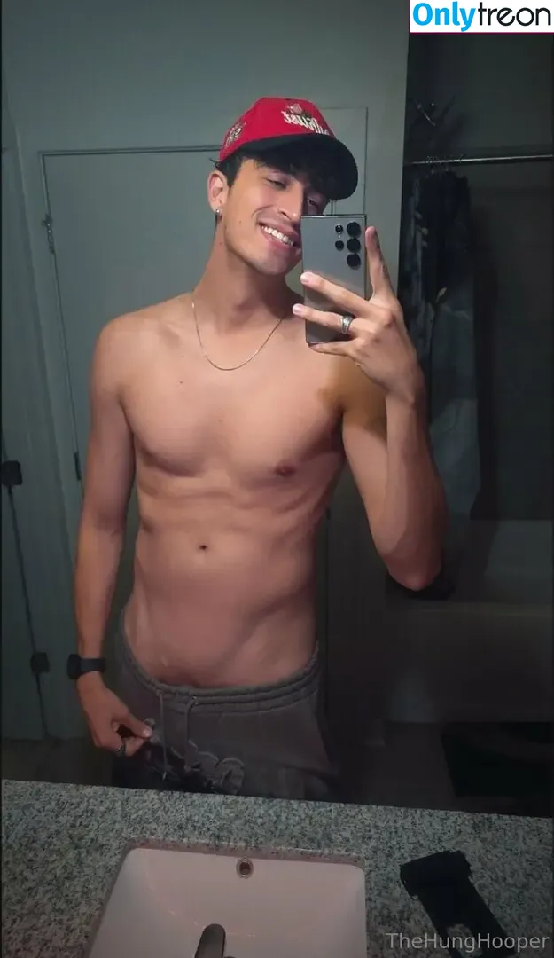 thehunghooper nude photo #0101 (hung_huge)
