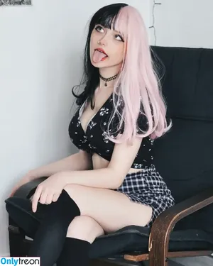  nude photo #0003