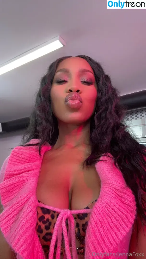thejennafoxx nude photo #0033 (therealjennafoxx_)