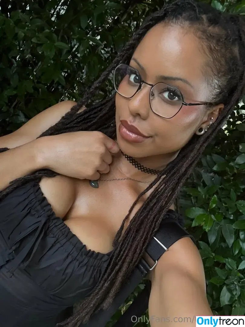thekiranoir nude photo #0345 (_thekiranoirgram12)