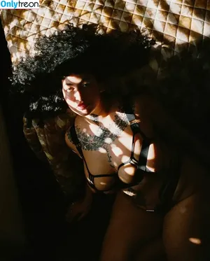 theleogod / ashley.emiko / ashleyemiko_ nude photo #0010