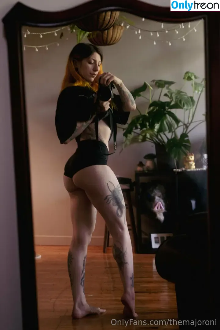 themajoroni nude photo #0016 (themajoroni)
