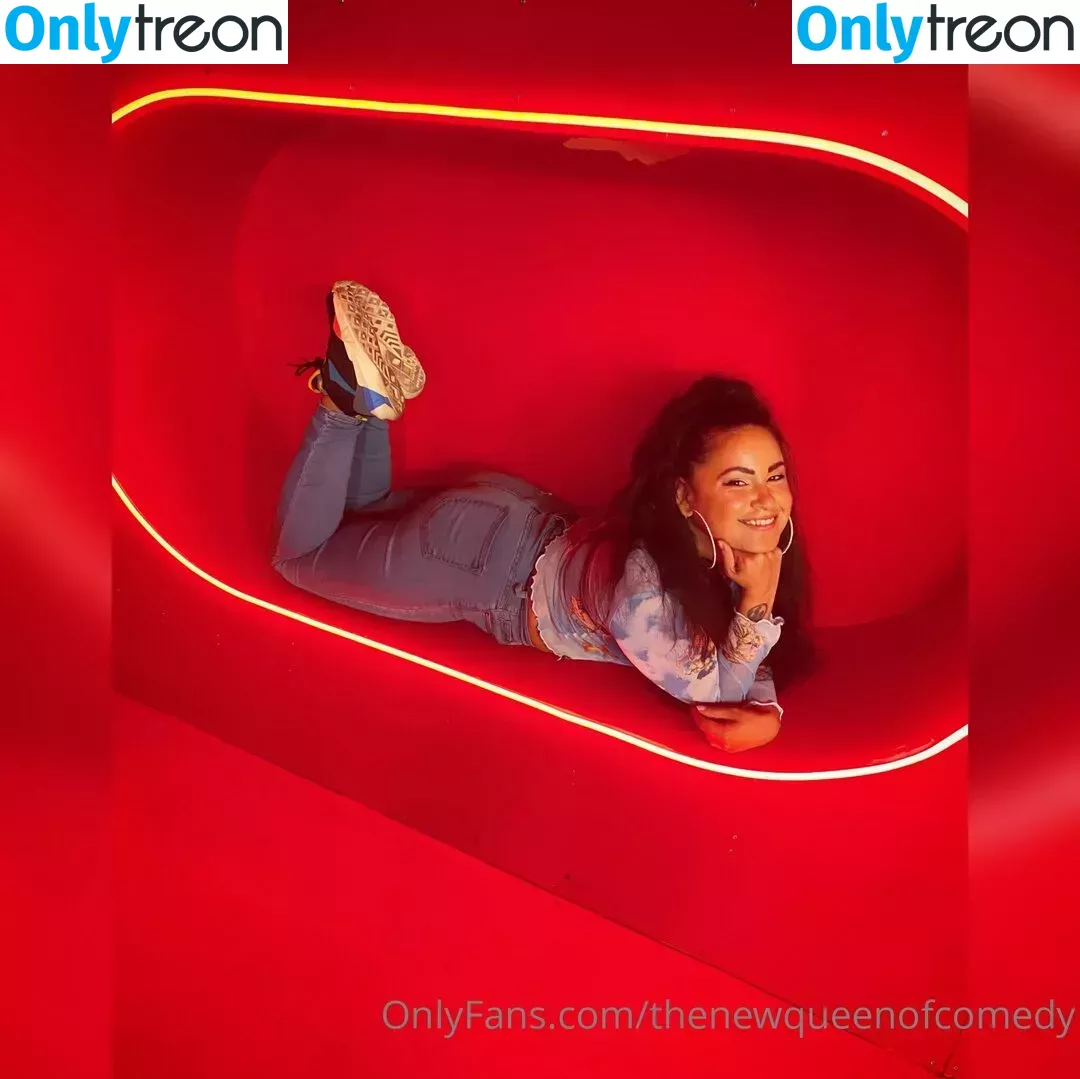 thenewqueenofcomedy nude photo #0045 (thenewqueenofcomedy)