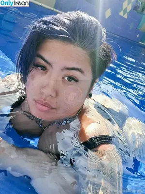 theofficialhoney_ leaked nudes