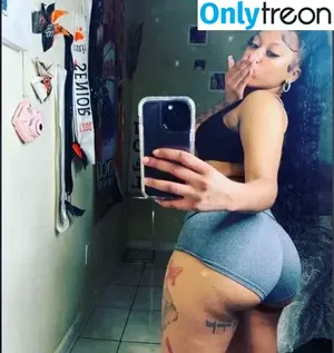 Theoriginalyann / 5starlovergirlxoxo / Yanndabratt nude photo #0005