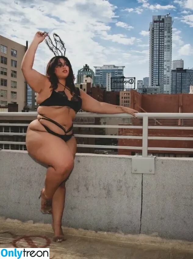 thepeachqueen nude photo #0044 (theepeachqueen)