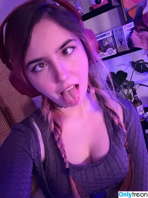 ThePianoDragon_ / PianoDragon_OF / thepianodragon / thepianodragon_twitch nude photo #0735
